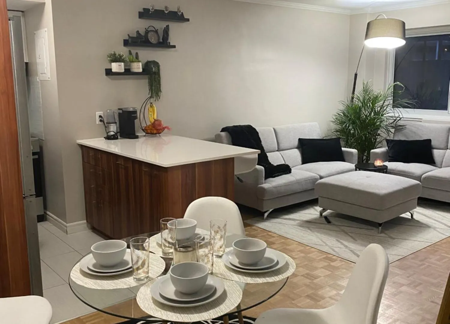 House Crescent Apartment Montreal Canada